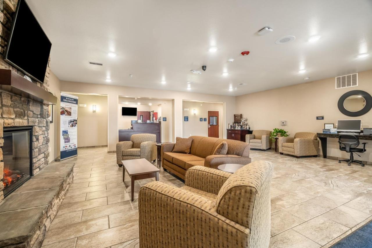 Cobblestone Inn & Suites - Kermit Exterior photo